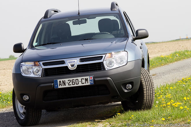 Фото Рено Дастер в лесу, на бездорожье (30)