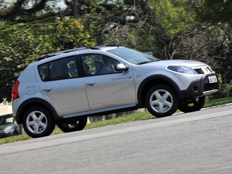 Фото Renault Sandero Stepway цвета «Светлый базальт» (серебристый) (17)