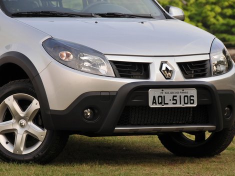 фото Рено Сандеро Степвей светлый базальт фото Рено Сандеро Степвей светлый базальт