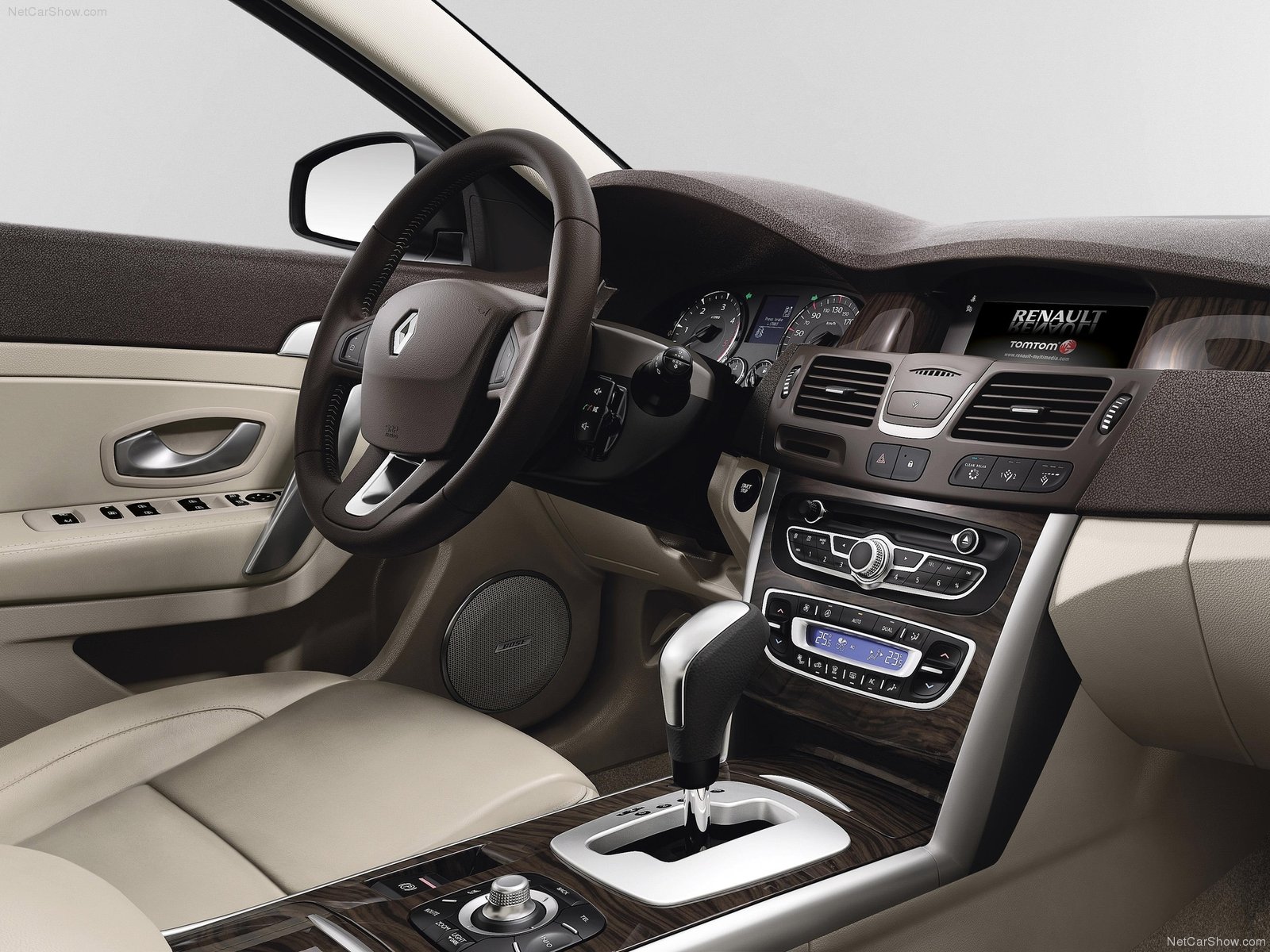 Фото Renault Latitude 2011 (16)