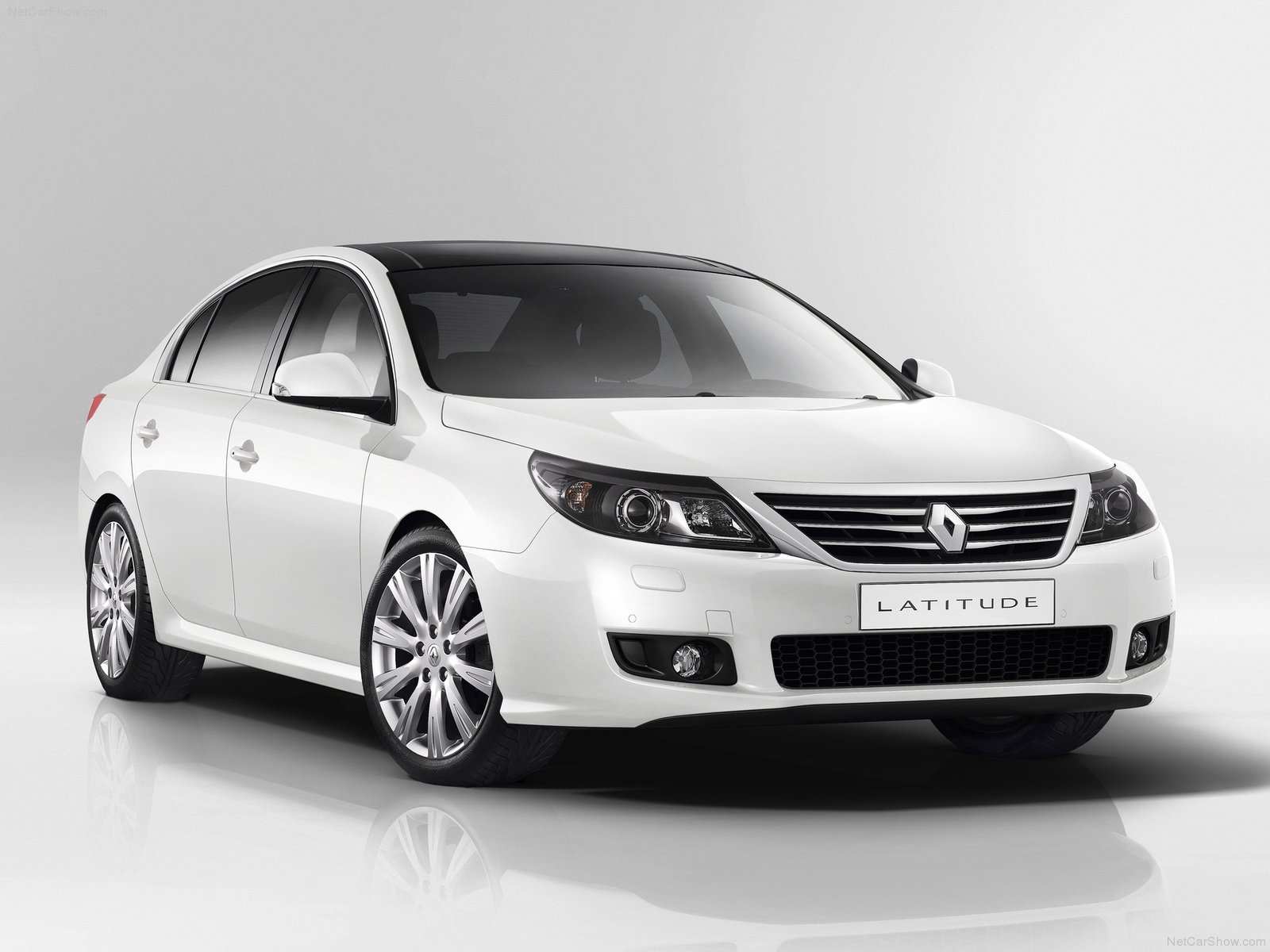 Фото Renault Latitude 2011 (16)